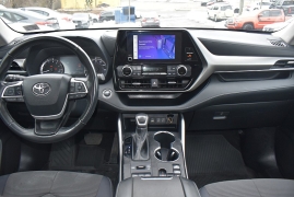Used 2023  Toyota Highlander FWD &lpar;Natl&rpar; at Auto Finance Center LLC near Woodbridge&comma; VA