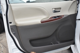 Used 2014  Toyota Sienna 5dr Van V6 FWD &lpar;Natl&rpar; at Auto Finance Center LLC near Woodbridge&comma; VA