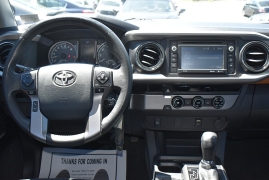Used 2017  Toyota Tacoma Double Cab 5' Bed V6 4x2 AT &lpar;Natl&rpar; at Auto Finance Center LLC near Woodbridge&comma; VA