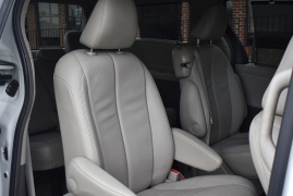 Used 2014  Toyota Sienna 5dr Van V6 FWD &lpar;Natl&rpar; at Auto Finance Center LLC near Woodbridge&comma; VA