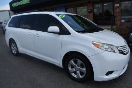 Used 2015  Toyota Sienna 5dr Van LE FWD &lpar;Natl&rpar; at Auto Finance Center LLC near Woodbridge&comma; VA