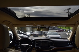 Used 2017  Toyota Highlander Hybrid Limited V6 AWD (Natl) at Auto Finance Center LLC near Woodbridge, VA