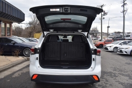 Used 2023  Toyota Highlander FWD &lpar;Natl&rpar; at Auto Finance Center LLC near Woodbridge&comma; VA