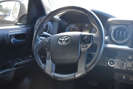 Used 2017  Toyota Tacoma Double Cab 5' Bed V6 4x4 &lpar;Natl&rpar; at Auto Finance Center LLC near Woodbridge&comma; VA