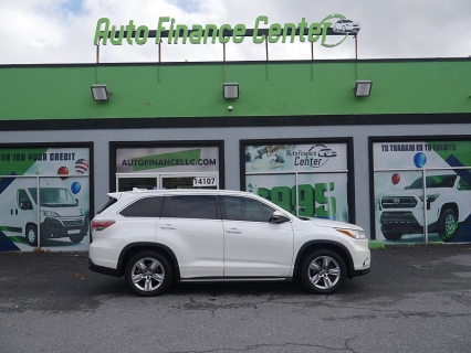 2016 Toyota Highlander Limited Platinum's photo