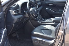 Used 2020  Toyota Highlander 4d SUV AWD XLE at Auto Finance Center LLC near Woodbridge&comma; VA