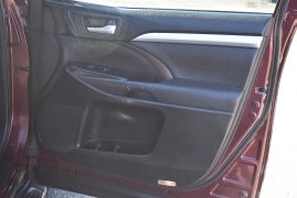 Used 2015  Toyota Highlander 4d SUV FWD XLE at Auto Finance Center LLC near Woodbridge, VA