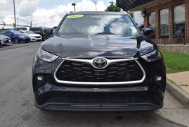 Used 2022 Toyota Highlander XLE FWD at Auto Finance Center LLC near Woodbridge, VA