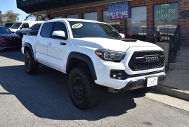 Used 2017  Toyota Tacoma Double Cab 5' Bed V6 4x4 &lpar;Natl&rpar; at Auto Finance Center LLC near Woodbridge&comma; VA