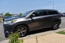 Used 2017 Toyota Highlander 4d SUV FWD LE Plus at Auto Finance Center LLC near Woodbridge, VA
