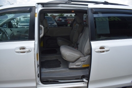 Used 2014 Toyota Sienna 4d Wagon XLE at Auto Finance Center LLC near Woodbridge, VA