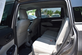 Used 2017 Toyota Highlander 4d SUV FWD LE Plus at Auto Finance Center LLC near Woodbridge, VA