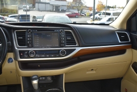 Used 2017  Toyota Highlander Hybrid Limited V6 AWD (Natl) at Auto Finance Center LLC near Woodbridge, VA