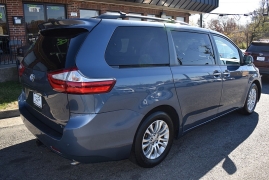 Used 2015  Toyota Sienna 5dr Van FWD (Natl) at Auto Finance Center LLC near Woodbridge, VA