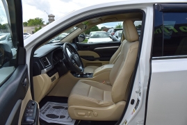 Used 2017 Toyota Highlander 4d SUV AWD LE Plus at Auto Finance Center LLC near Woodbridge, VA