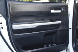 Used 2018  Toyota Tundra 4WD CrewMax 5&period;5' Bed 5&period;7L FFV &lpar;Natl&rpar; at Auto Finance Center LLC near Woodbridge&comma; VA