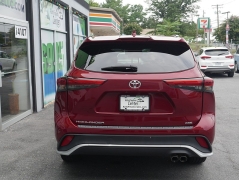 Used 2023  Toyota Highlander FWD &lpar;Natl&rpar; at Auto Finance Center LLC near Woodbridge&comma; VA