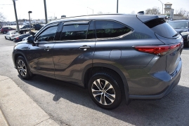 Used 2020  Toyota Highlander 4d SUV AWD XLE at Auto Finance Center LLC near Woodbridge&comma; VA