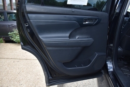 Used 2022 Toyota Highlander XLE FWD at Auto Finance Center LLC near Woodbridge, VA