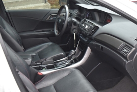 Used 2017  Honda Accord Sedan 4d Sport SE CVT at Auto Finance Center LLC near Woodbridge&comma; VA