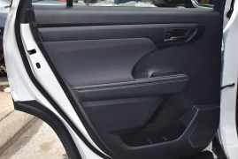 Used 2023  Toyota Highlander FWD &lpar;Natl&rpar; at Auto Finance Center LLC near Woodbridge&comma; VA