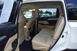 Used 2017 Toyota Highlander 4d SUV AWD LE Plus at Auto Finance Center LLC near Woodbridge, VA