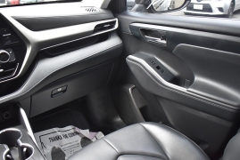 Used 2022 Toyota Highlander XLE FWD at Auto Finance Center LLC near Woodbridge, VA