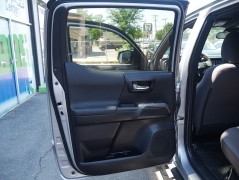 Used 2018  Toyota Tacoma Double Cab 5' Bed V6 4x4 &lpar;Natl&rpar; at Auto Finance Center LLC near Woodbridge&comma; VA