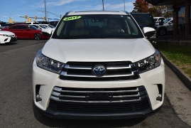 Used 2017  Toyota Highlander Hybrid Limited V6 AWD (Natl) at Auto Finance Center LLC near Woodbridge, VA