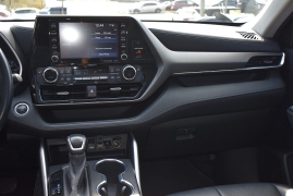 Used 2020  Toyota Highlander 4d SUV AWD XLE at Auto Finance Center LLC near Woodbridge&comma; VA