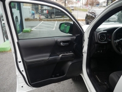 Used 2016  Toyota Tacoma 4WD Double Cab V6 &lpar;Natl&rpar; at Auto Finance Center LLC near Woodbridge&comma; VA