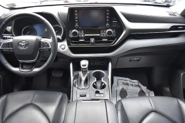 Used 2022 Toyota Highlander XLE FWD at Auto Finance Center LLC near Woodbridge, VA