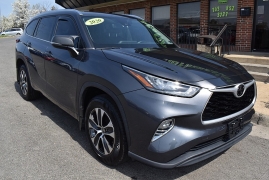 Used 2020  Toyota Highlander 4d SUV AWD XLE at Auto Finance Center LLC near Woodbridge&comma; VA