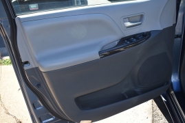 Used 2015  Toyota Sienna 5dr Van FWD (Natl) at Auto Finance Center LLC near Woodbridge, VA