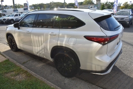 Used 2023  Toyota Highlander FWD &lpar;Natl&rpar; at Auto Finance Center LLC near Woodbridge&comma; VA