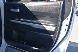 Used 2018  Toyota Tundra 4WD CrewMax 5&period;5' Bed 5&period;7L FFV &lpar;Natl&rpar; at Auto Finance Center LLC near Woodbridge&comma; VA