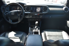 Used 2017  Toyota Tacoma Double Cab 5' Bed V6 4x4 &lpar;Natl&rpar; at Auto Finance Center LLC near Woodbridge&comma; VA