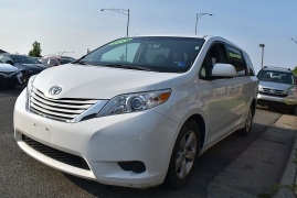 Used 2015  Toyota Sienna 5dr Van LE FWD &lpar;Natl&rpar; at Auto Finance Center LLC near Woodbridge&comma; VA