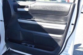 Used 2018  Toyota Tundra 4WD CrewMax 5&period;5' Bed 5&period;7L FFV &lpar;Natl&rpar; at Auto Finance Center LLC near Woodbridge&comma; VA