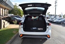 Used 2023  Toyota Highlander FWD &lpar;Natl&rpar; at Auto Finance Center LLC near Woodbridge&comma; VA