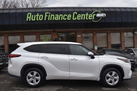 Used 2023  Toyota Highlander FWD &lpar;Natl&rpar; at Auto Finance Center LLC near Woodbridge&comma; VA