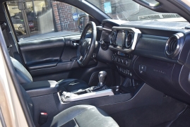 Used 2018  Toyota Tacoma Double Cab 5' Bed V6 4x4 &lpar;Natl&rpar; at Auto Finance Center LLC near Woodbridge&comma; VA