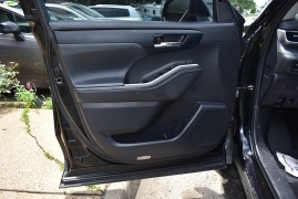 Used 2022 Toyota Highlander XLE FWD at Auto Finance Center LLC near Woodbridge, VA