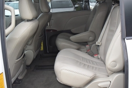 Used 2014  Toyota Sienna 5dr Van V6 FWD &lpar;Natl&rpar; at Auto Finance Center LLC near Woodbridge&comma; VA