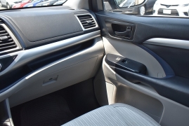 Used 2017 Toyota Highlander 4d SUV FWD LE Plus at Auto Finance Center LLC near Woodbridge, VA