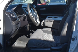 Used 2018  Toyota Tundra 4WD CrewMax 5&period;5' Bed 5&period;7L FFV &lpar;Natl&rpar; at Auto Finance Center LLC near Woodbridge&comma; VA