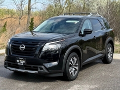 Used 2024  Nissan Pathfinder SL 4WD at Maxx Loans near St&period; Adrian&comma; MI