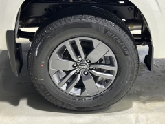 New 2025 Nissan Frontier King Cab 4x4 SV at Zeigler Nissan of Orland Park near Orland Park, IL
