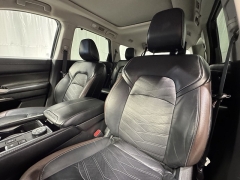 Used 2023  Nissan Pathfinder Platinum 4WD at Maxx Loans near St&period; Adrian&comma; MI