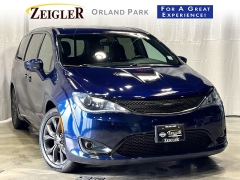  2018 Chrysler Pacifica 4d Wagon Touring Plus at Maxx Loans near St&period; Adrian&comma; MI